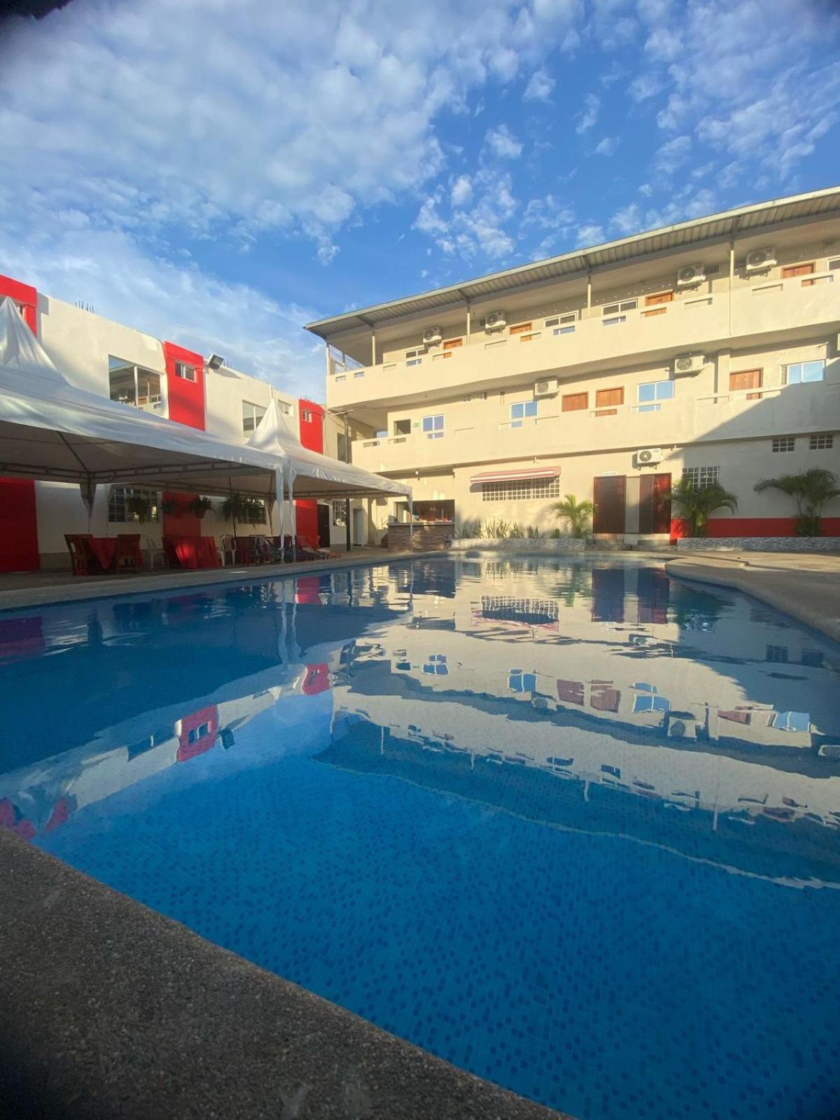 Hotel Pikeiro Blue マンタ エクステリア 写真